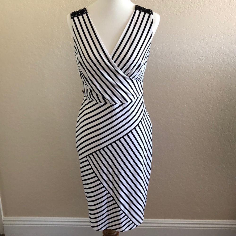Instantly slimming black & white dress